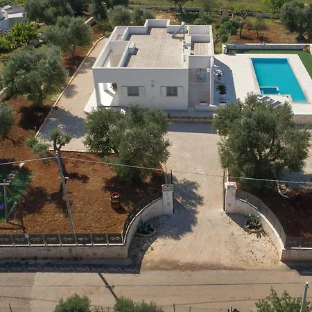 Vila Sleeps 6 Pool Air Con