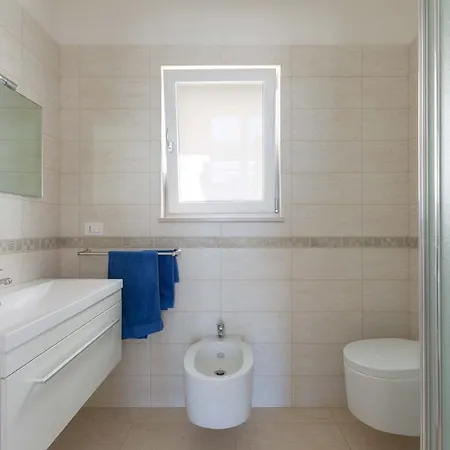 Sleeps 6 Pool Air Con * Specchiolla