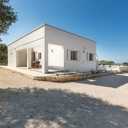 Vila Sleeps 6 Pool Air Con